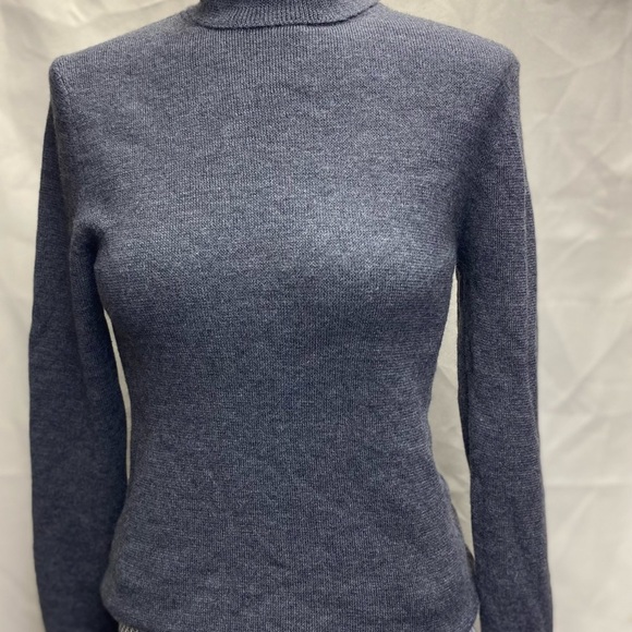 GAP Factory Merino Wool Turtleneck Sweater Size: Medium Color: Grey - Picture 4 of 5